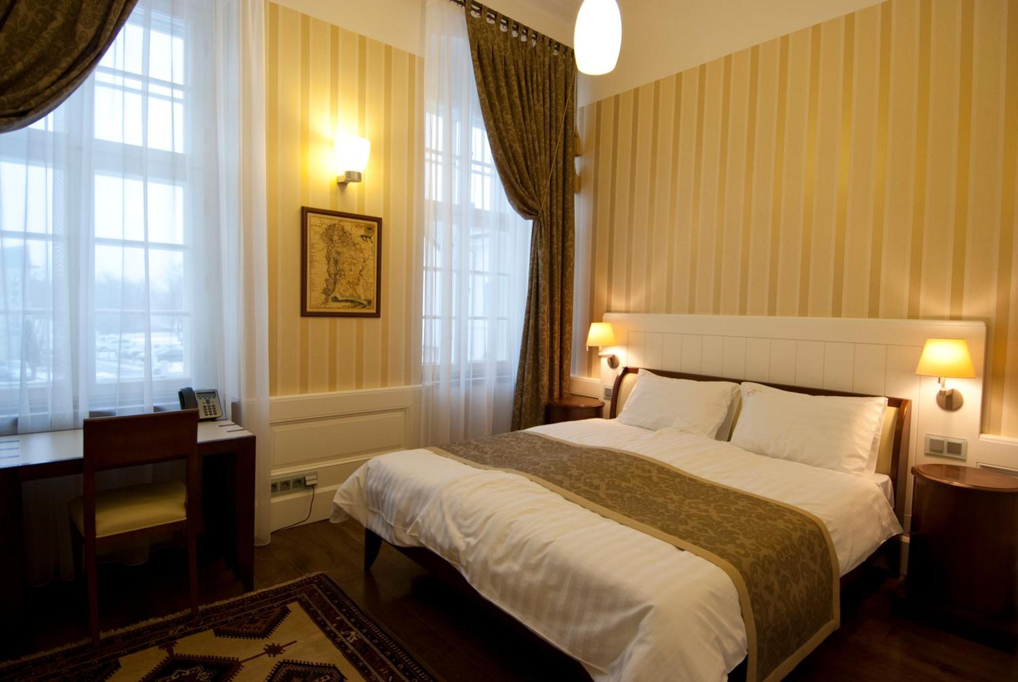 Erzsébet Nagy Szálloda Paks Extérieur photo